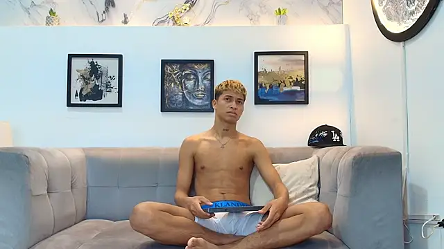 GOLD_BOYS Adlı Modelin Canlı XXX Sohbeti