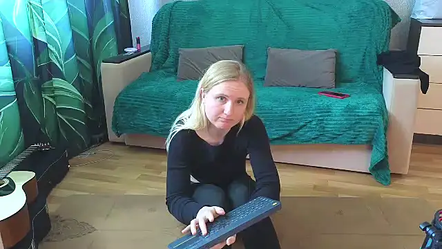 Lanavi_Smile élő XXX-chatje