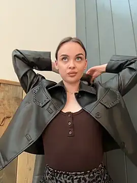 KristiRich Adlı Modelin Canlı XXX Sohbeti