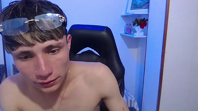 Yao_23's Webcam Show