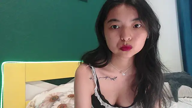 Shy_Kira Chat XXX in diretta