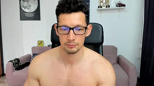 BrutusK08 live XXX chat