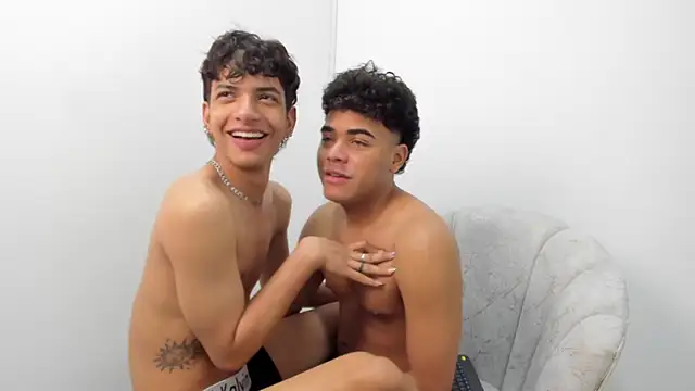 Show modela Enzo_love18 na web-kameri