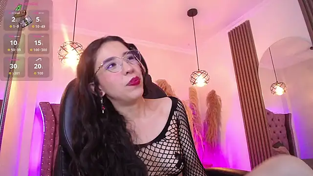 Sala de chat ao vivo de Amara_Davis1