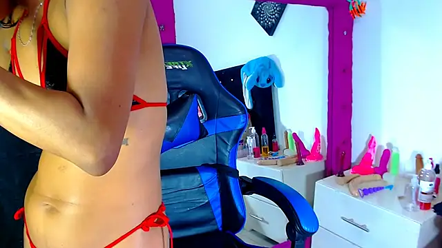 Jenng18 Adlı Modelin Canlı Sohbet Odası