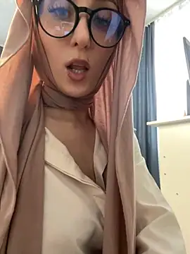 XXX chat uživo modela FlexibleDoll_