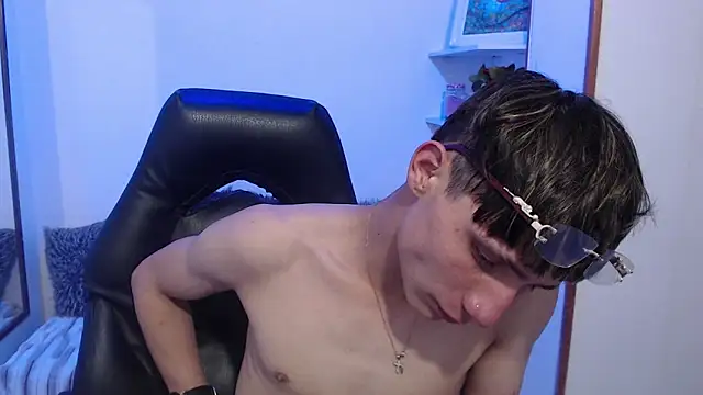 Yao_23's Webcam Show