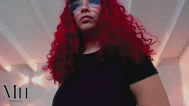 MizzHell's Live XXX Chat