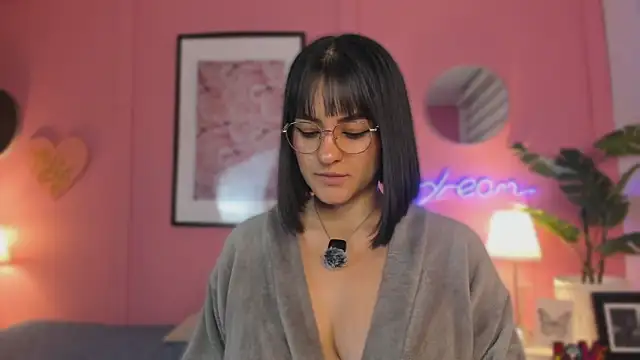 SoySaraa লাইভ XXX চ্যাট
