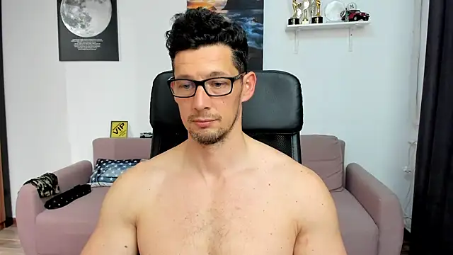 BrutusK08n Live XXX chat