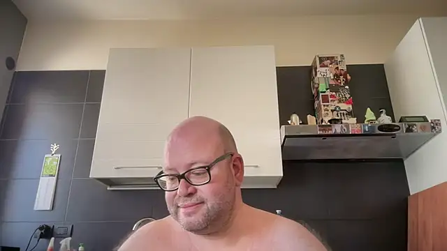 theitalianbear Webcam Show