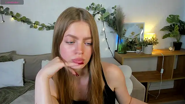 HoneyEmilly Live XXX Chat