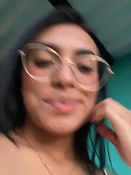Chatroom XXX en direct de Linda_Saenz_