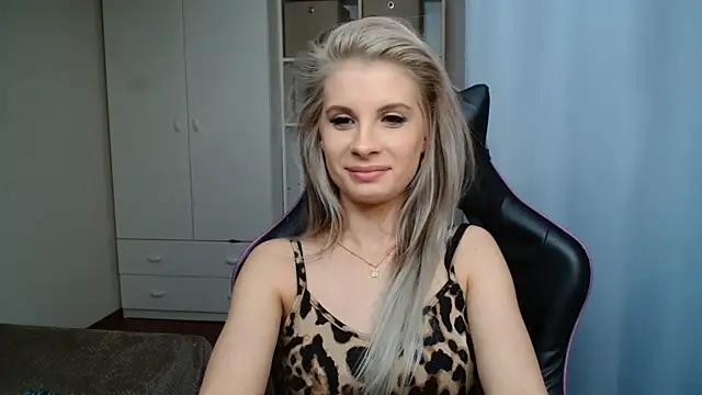 KristineGlow Live XXX-Chat