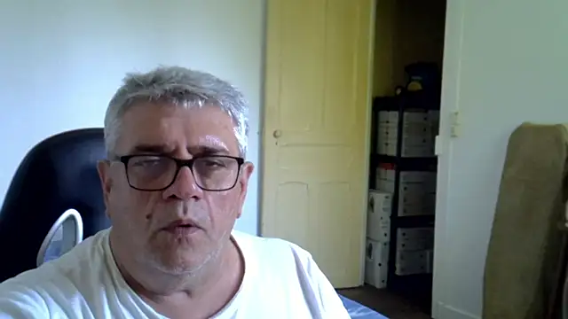 دردشة Laurent_oldmen الجنسية المباشرة