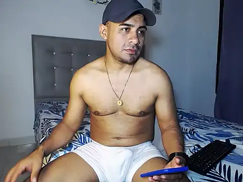 zeussexyhot's Webcam Show
