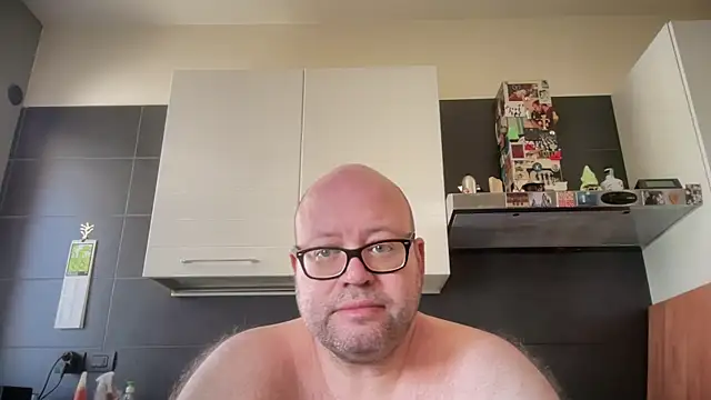 theitalianbear Show in webcam