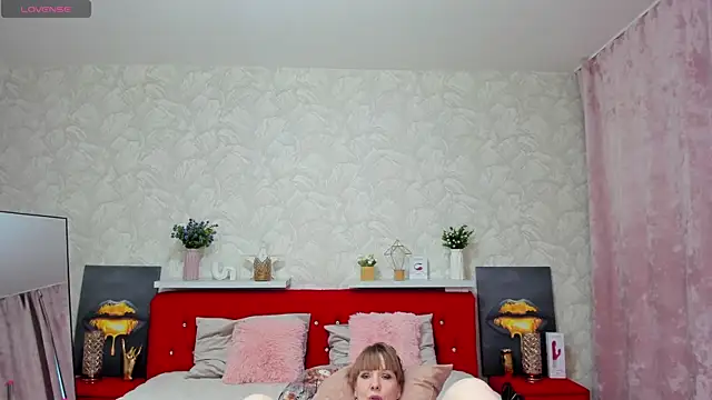 دردشة KattyPeachX الجنسية المباشرة