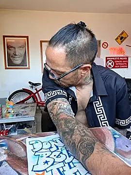 Mr_Graffitimile 在線直播表演
