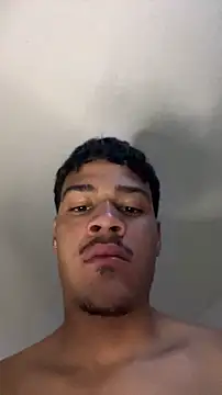 Ugh_Manux Show in webcam