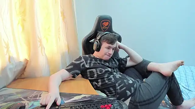 iliaskrislove's Webcam Show