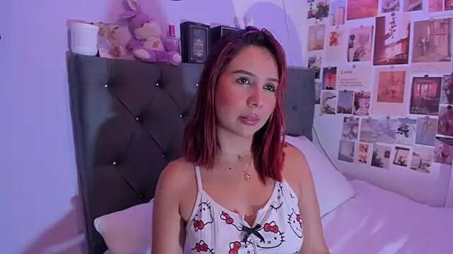 violeta_blaze1 Adlı Modelin Canlı XXX Sohbeti