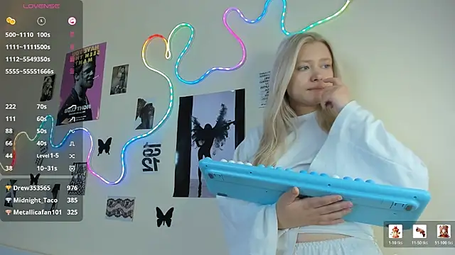 MidnightPoise's Webcam Show