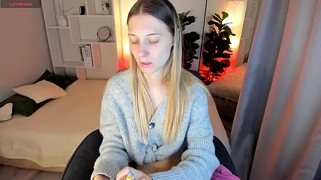 LauraPurrのライブXXXチャット