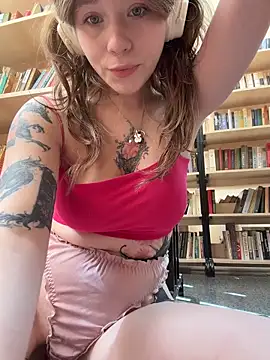 mini_moona's Live XXX Chat