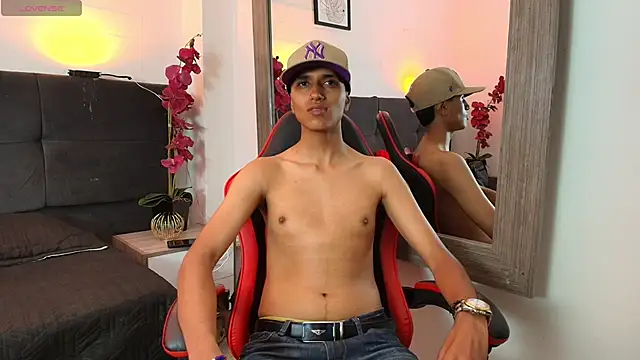 Alan_Colthon লাইভ XXX চ্যাট