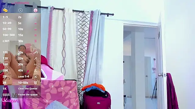 Živý XXX chat myblackdoope