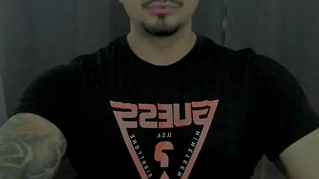 XXX chat uživo modela TONYWILSONN
