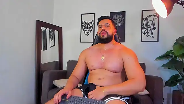 Justin_kingX7 Adlı Modelin Canlı XXX Sohbeti