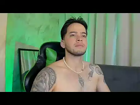 Show modela RONNY_COLTON na web-kameri