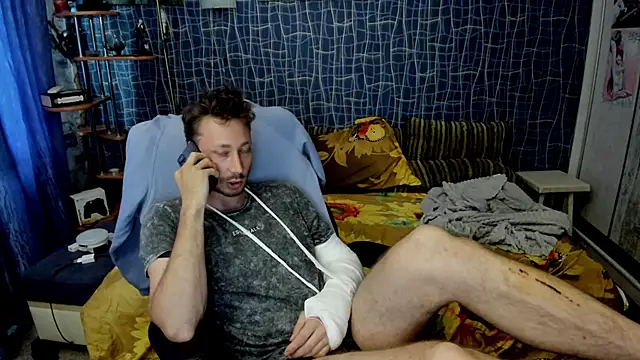 CuteBoy228's Webcam Show