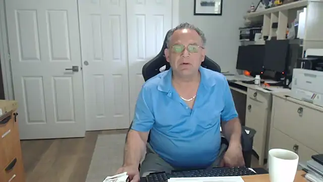 XXX chat uživo modela twopeopleinlove