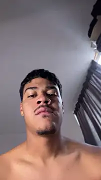 Chat +18 de Ugh_Manux ao vivo