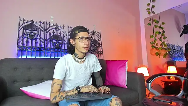 Vergil_Noir_ Adlı Modelin Web Kamerası Şovu
