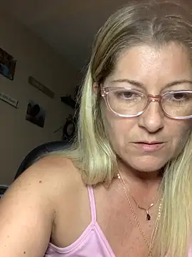 Chat +18 de NikkiBlisss ao vivo