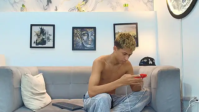 Chat XXX en directo de GOLD_BOYS