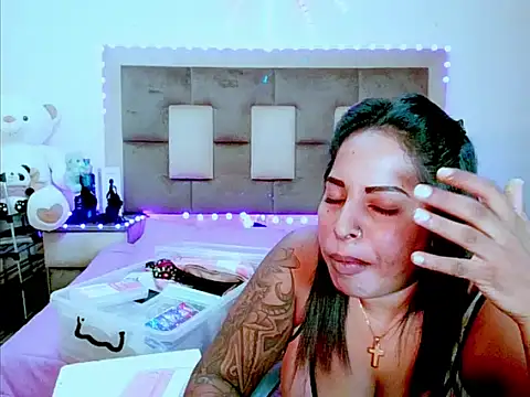 indiantopaz694u's Webcam Show