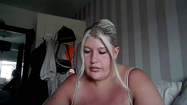 Chat XXX en directo de Lexi_Laura
