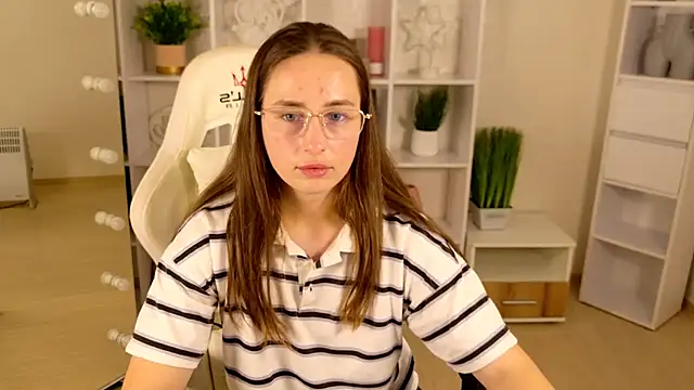 NadinnL élő XXX-chatje