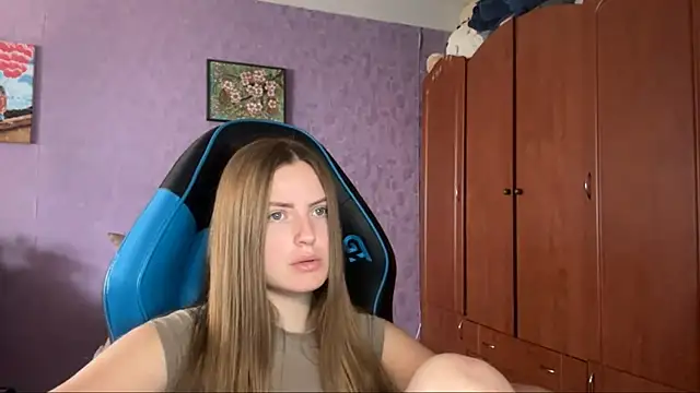 SilkSinner_'s Live Chat Room