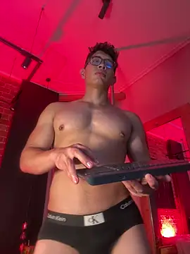 GrayAndrews' Live XXX Chat