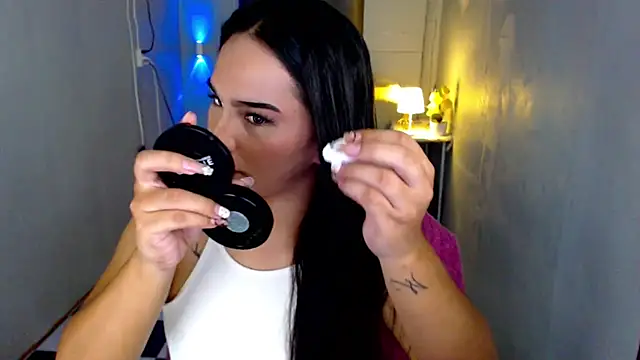 SanyaGirlx Show in webcam
