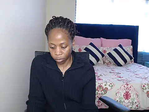 QUEENMANDYYn Live XXX chat