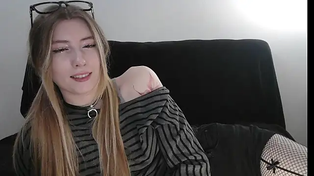 Chat +18 de ErikaShyy ao vivo