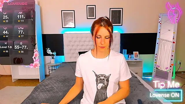 KiraNeeww's Live XXX Chat