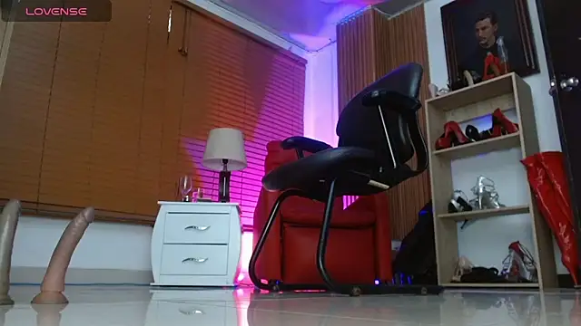 paola_xm's Live Chat Room